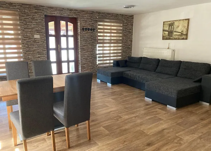 Gesztenyes Matra Wellness 招待所 Parád